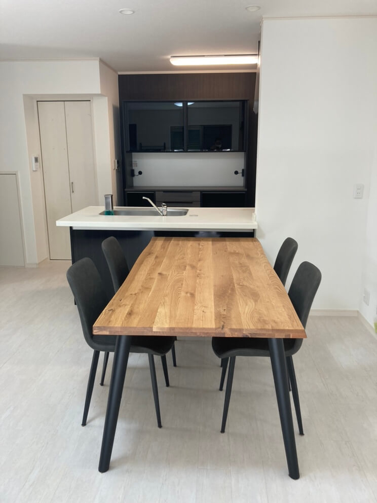 ダイニングテーブルセットとレンジボード