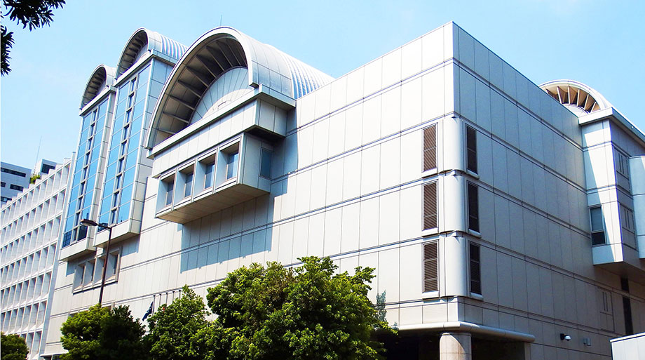 マイドームおおさかの外観