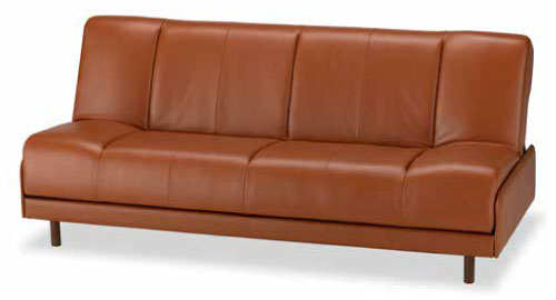 本革張りだから、リビングに置いてもぴったり馴染みます。質感や手触りがよく、座り心地も快適。