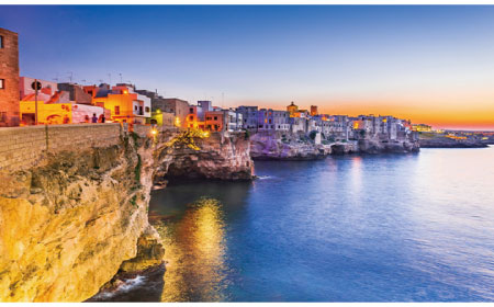 ［S'ACCOMODI サコモディ］とはイタリア語で「お寛ぎください」を意味します。