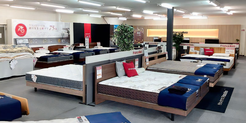フランスベッド箕面倉庫の展示会場