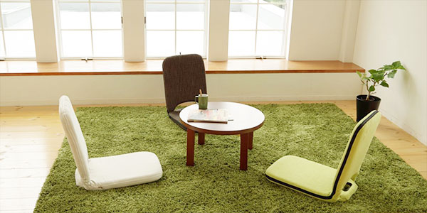 座椅子を使ったインテリアのイメージ